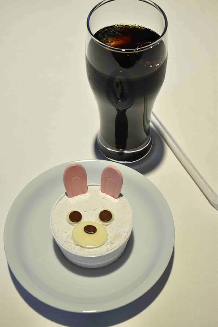 午前のおやつ藤井六冠:「コロコロうさちゃん」「アイスコーヒー」