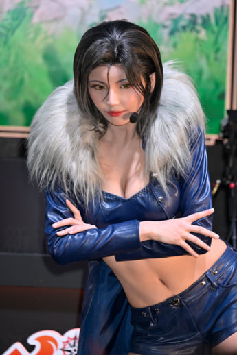 25年38号グラビア 東京ゲームショウ_2