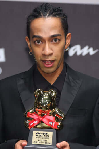 草間リチャード敬太