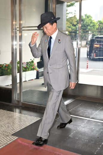 25年39号グラビア 高市早苗_7