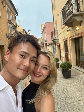 アレクサンドラ・イェグリンスカさん、松山恭助さん