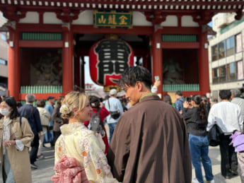 アレクサンドラ・イェグリンスカさん、松山恭助さん