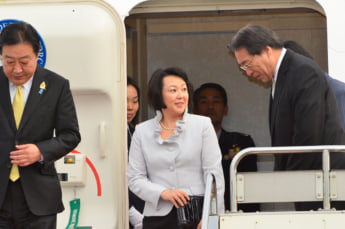 野田佳彦、仁実夫人