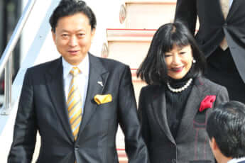 鳩山由紀夫・幸夫妻