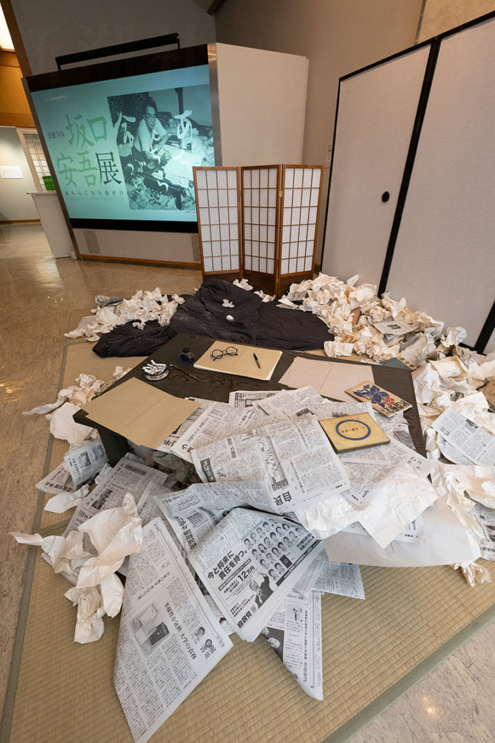 25年40号グラビア 坂口安吾_1