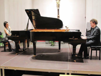 ヤクブ・チズマロヴィッチさん、川﨑翔子さん