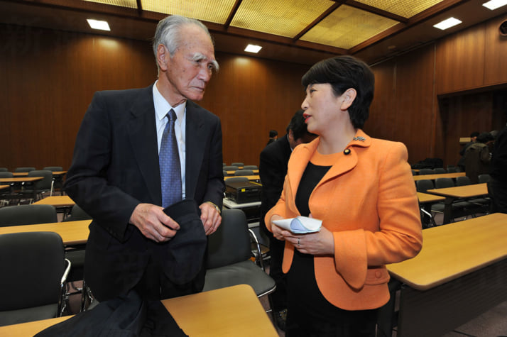 村山富市、福島瑞穂