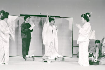 25年41号グラビア 高市早苗_7