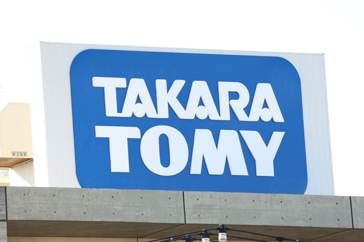 タカラトミー
