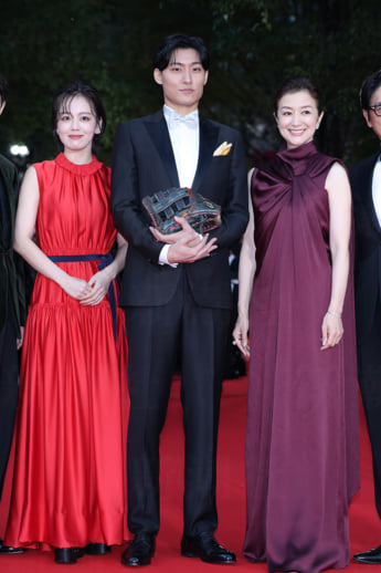 25年42号グラビア 東京国際映画祭_13