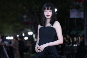 25年42号グラビア 東京国際映画祭_8