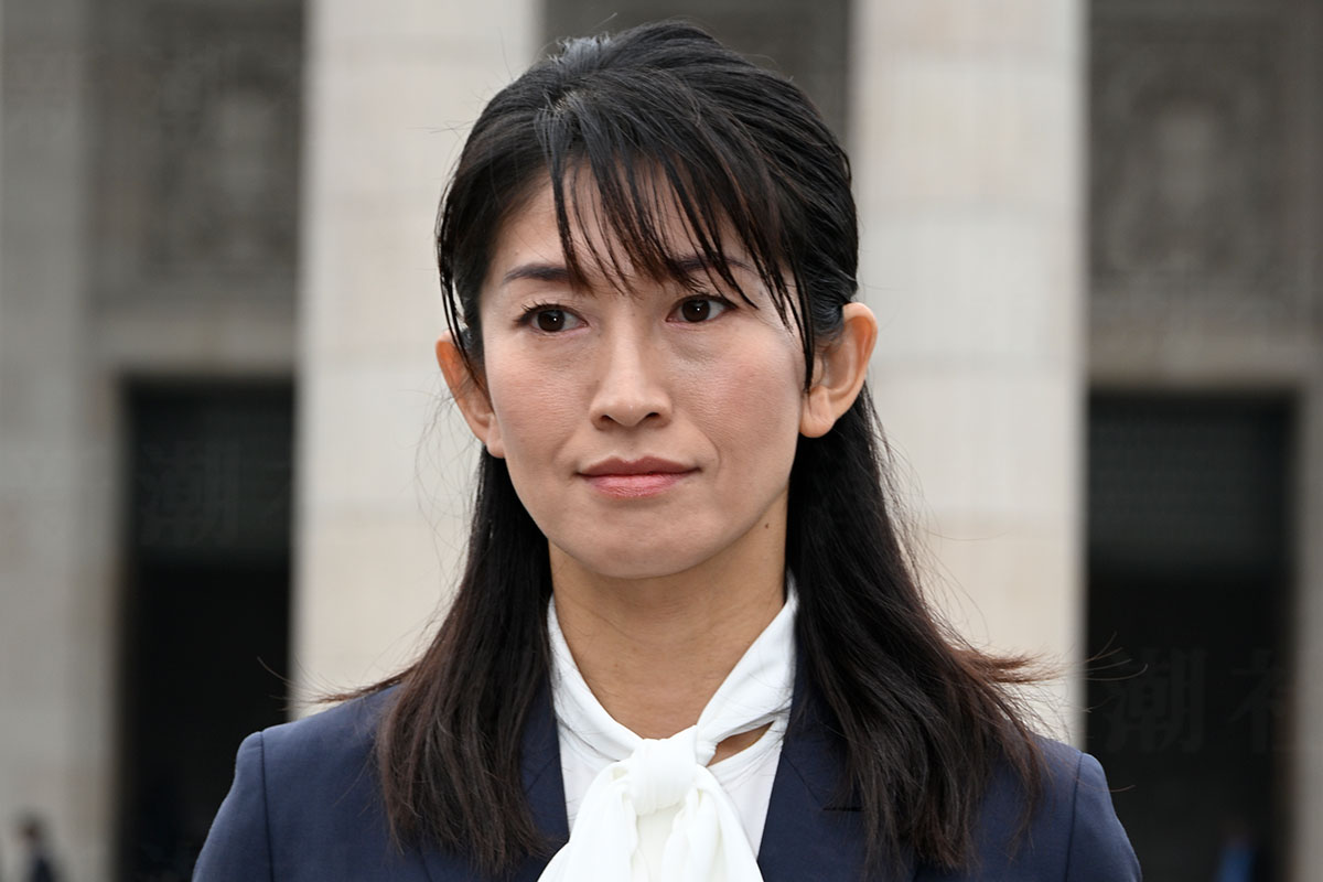 肌の露出が多いシーンが続き、涙を流して…」 森下千里政務官がグラドル 