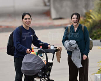 25年43号グラビア 小室夫妻_3