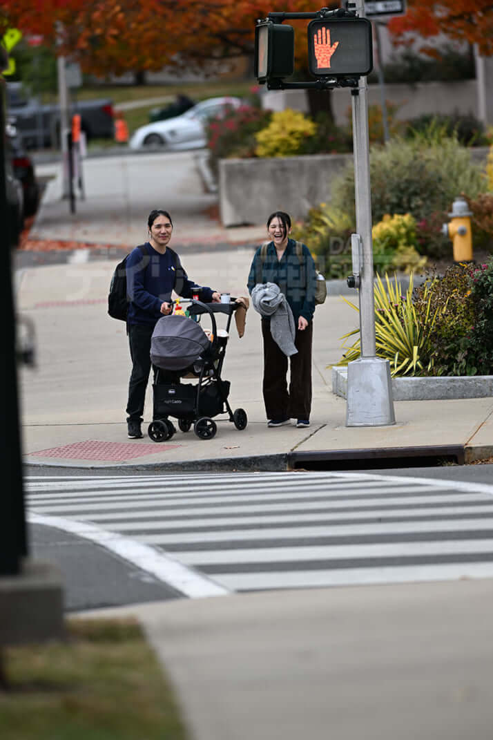 25年43号グラビア 小室夫妻_5