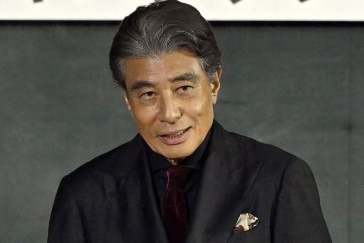 25年41号グラビア 舘ひろし_19