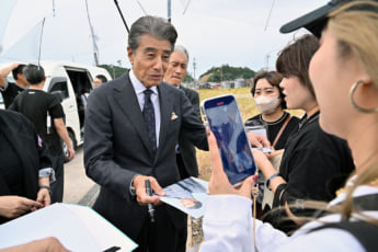 25年41号グラビア 舘ひろし_2