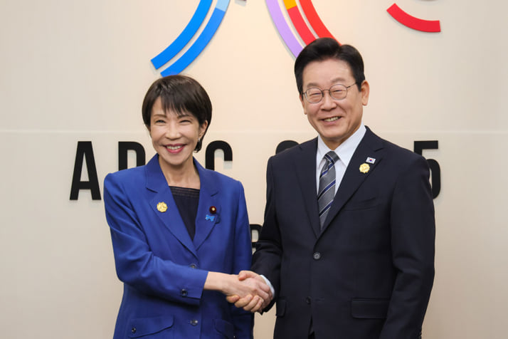 高市早苗、李在明