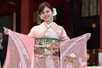 25年44号グラビア 着物_3