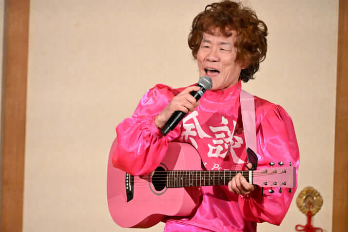 25年47号グラビア 林家ペー_3