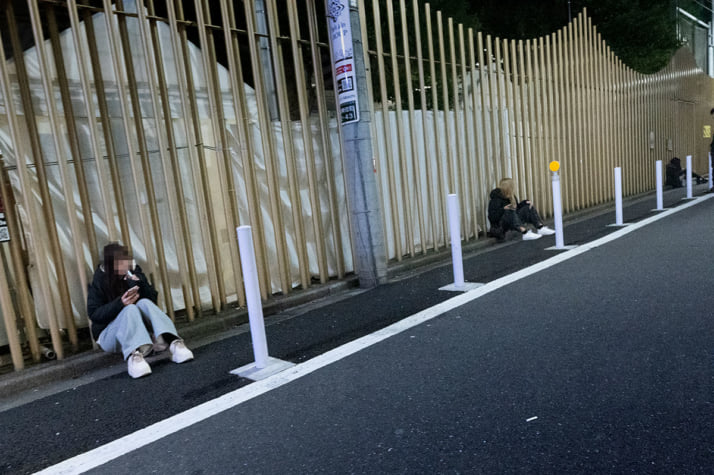 25年47号グラビア 座りんぼ_2