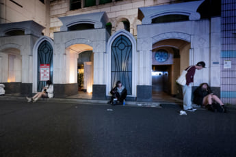 25年47号グラビア 座りんぼ_3