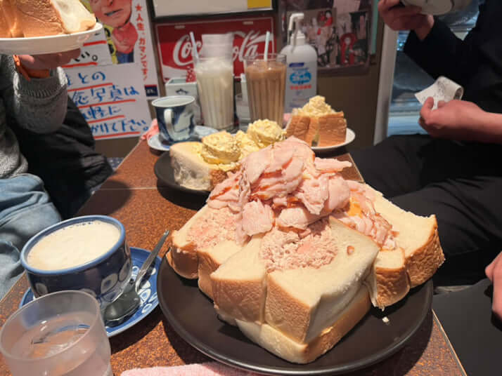 デカ盛りモーニング25