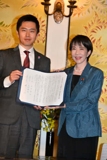 高市早苗、吉村洋文