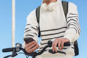 ながら運転イメージ