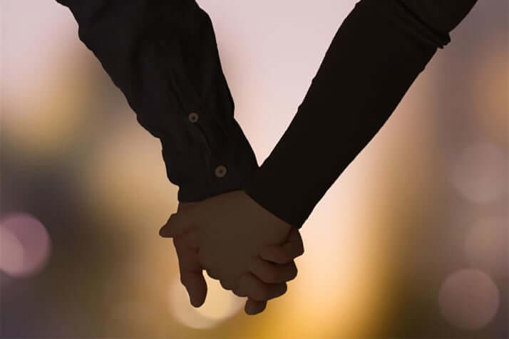 手つなぎイメージ