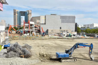 解体工事中のパレットタウン