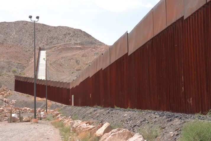 トランプの壁イメージ