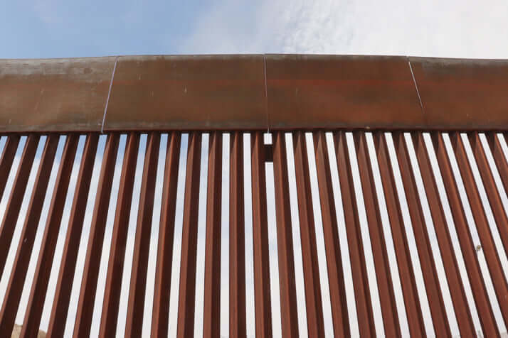 トランプの壁イメージ