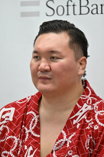 26年7号グラビア 白鵬_1