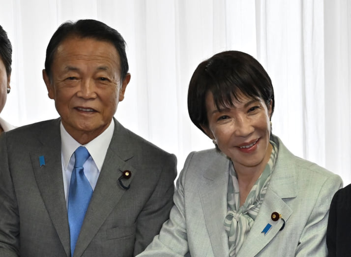 麻生太郎、高市早苗