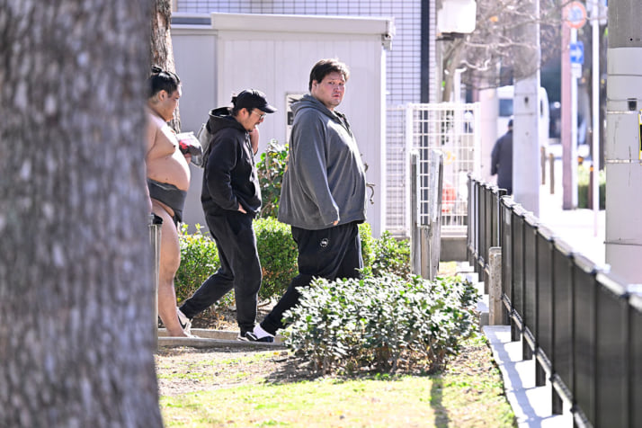 26年10号グラビア 照ノ富士_1