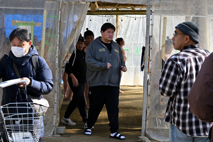 26年10号グラビア 照ノ富士_1