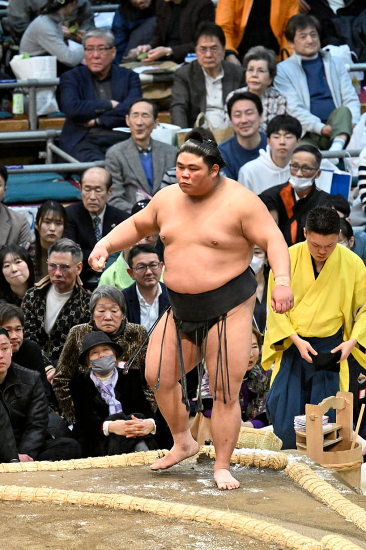 26年10号グラビア 照ノ富士_7