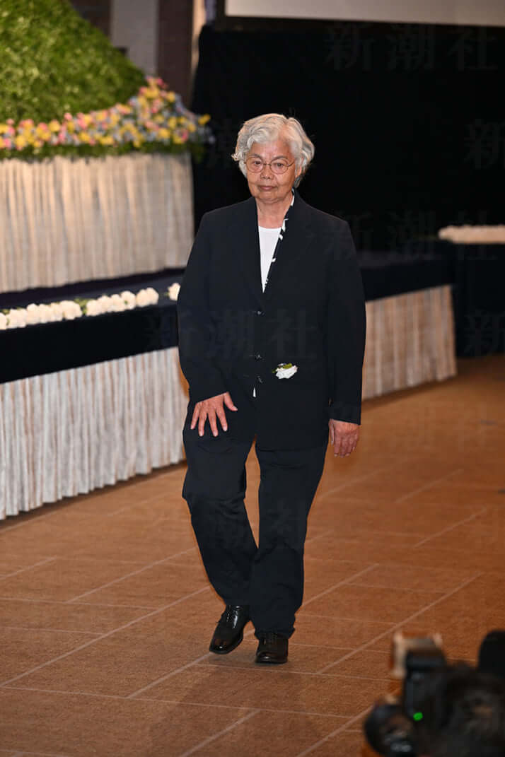 26年11号グラビア ジャンボ尾崎_2