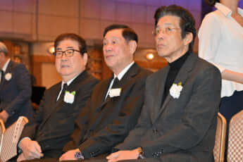 26年11号グラビア ジャンボ尾崎_7