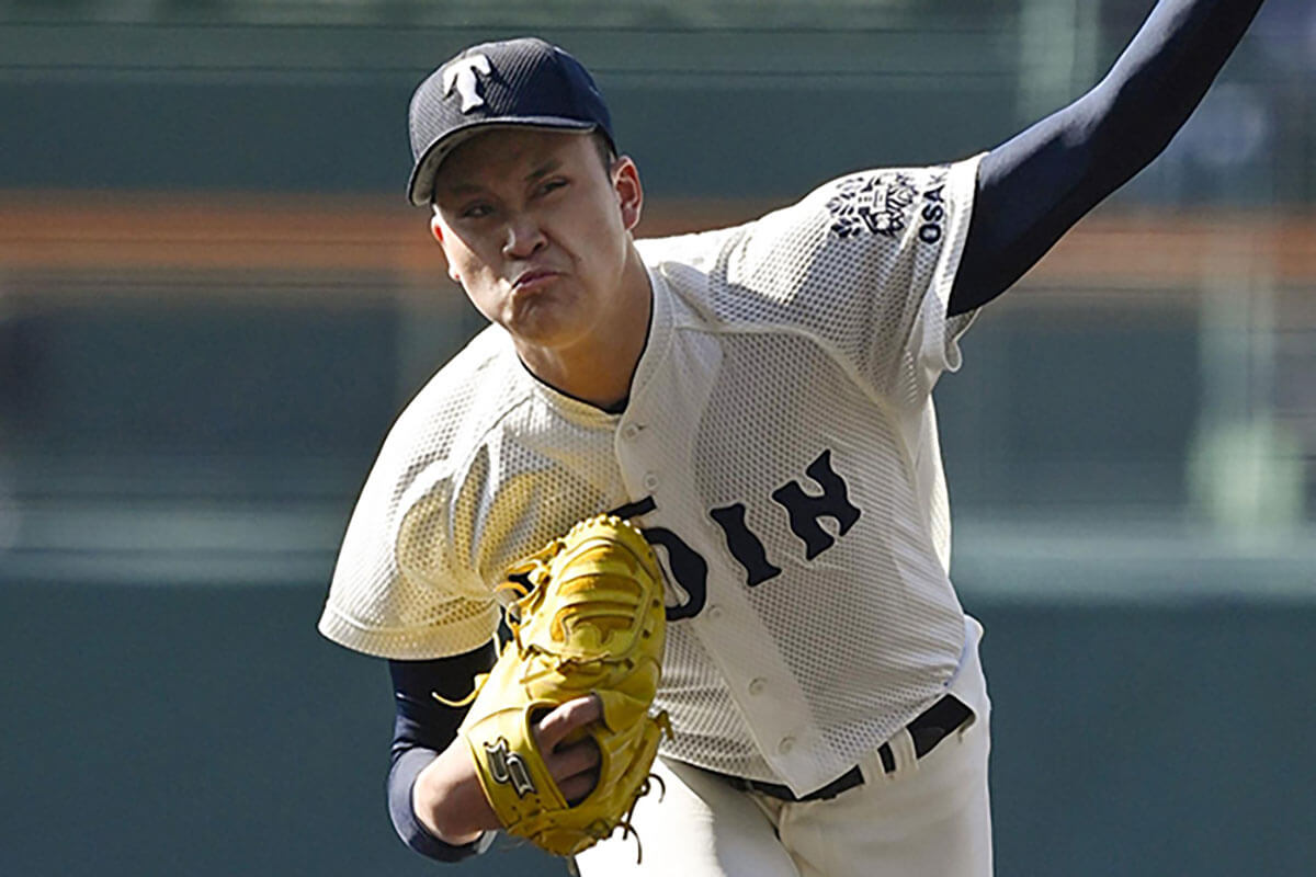 マウンドで躍動する川本晴大投手