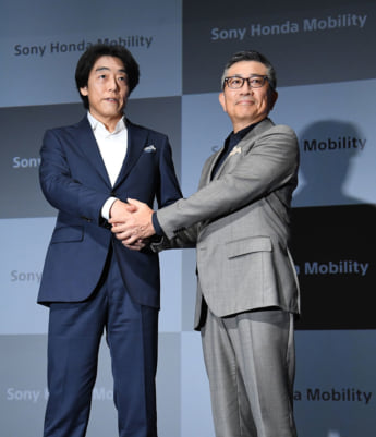 川西泉、水野泰秀