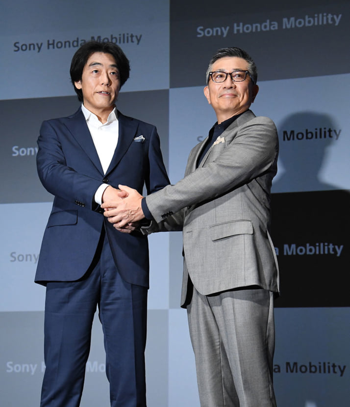 川西泉、水野泰秀