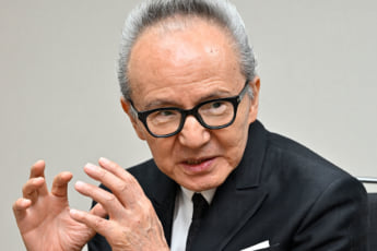 売野雅勇（eye）