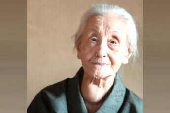 篠田桃紅（しのだとうこう）