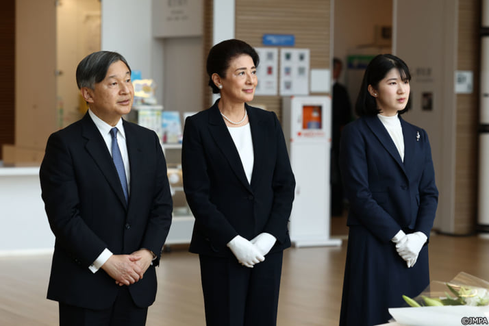 26年14号グラビア 愛子さま_3