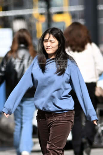 26年15号グラビア 小室夫妻_1