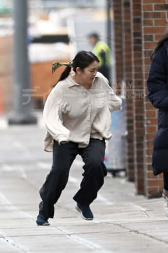 26年15号グラビア 小室夫妻_3