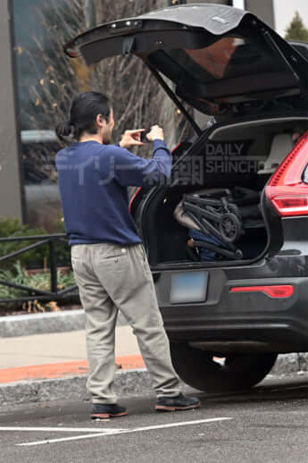 26年15号グラビア 小室夫妻_7