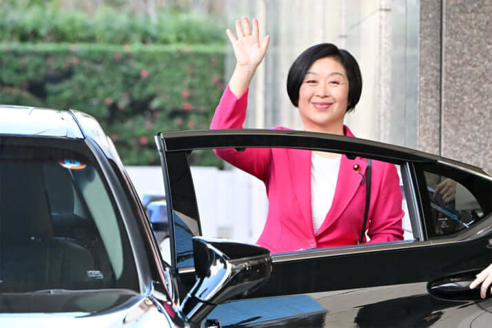 大石晃子、櫛渕万里