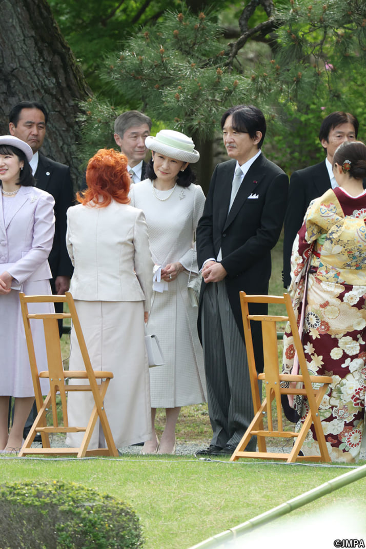 26年16号グラビア 園遊会_4